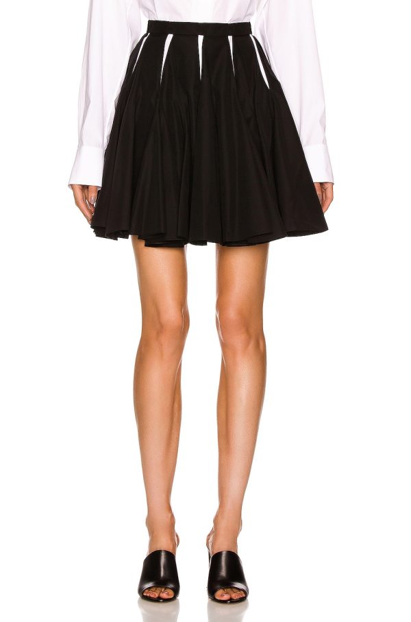 ALAÏA Skater Skirt in Noir - Black. Size 40 (also in ).