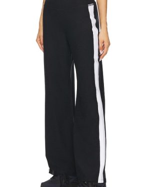 Beyond Yoga Spacedye Laid Back Stripe Pant in Black. Size M, S, XL, XS.