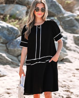 Black Shift Dress With White Trim And Bow Decoration 2025