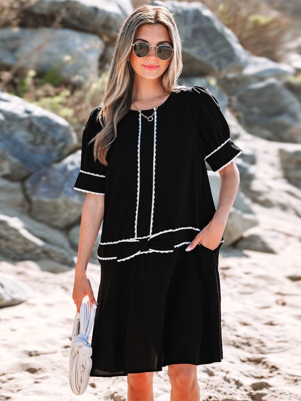 Black Shift Dress With White Trim And Bow Decoration 2025