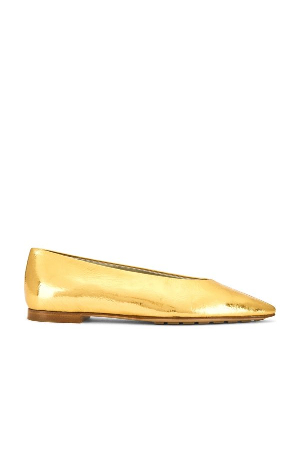 Bottega Veneta Ballet Flat in Gold - Metallic Gold. Size 36 (also in 37, 38, 39, 40, 41, 42).