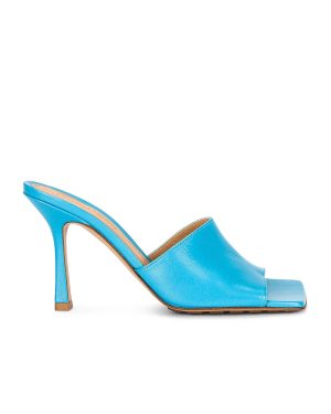 Bottega Veneta Leather Mules in Sky Blue - Blue. Size 36.5 (also in 36, 37).