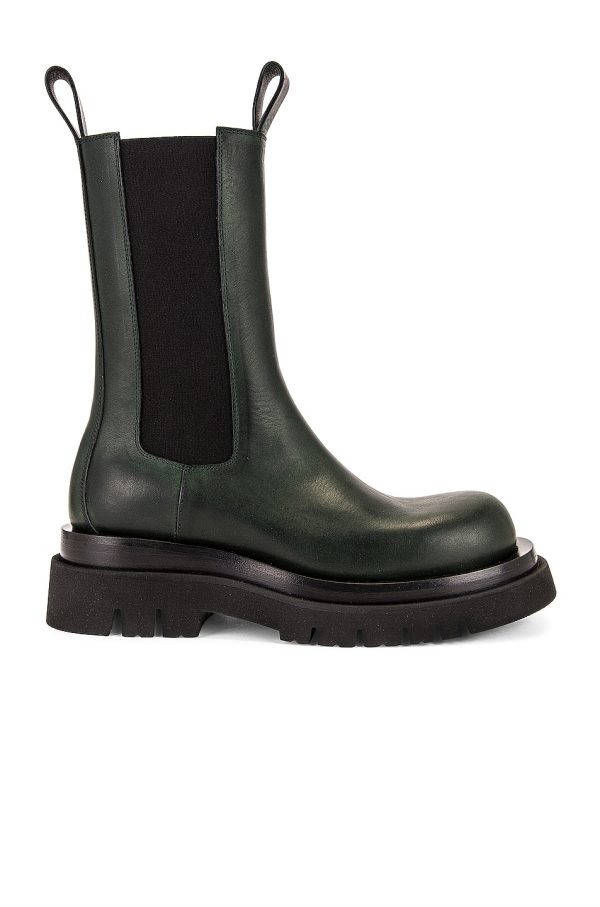 Bottega Veneta Lug Chelsea Boots in Camping - Green. Size 40 (also in 39.5, 40.5, 41).