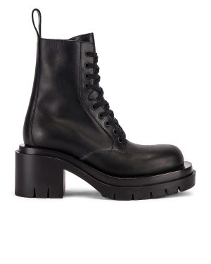 Bottega Veneta Lug Lace Up Ankle Boots in Black - Black. Size 38 (also in 38.5, 39, 40).