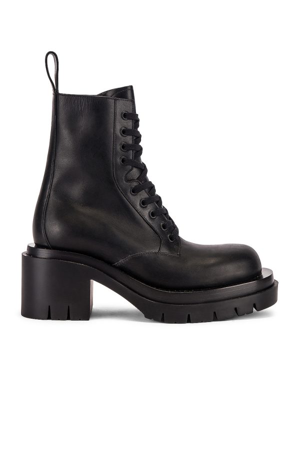 Bottega Veneta Lug Lace Up Ankle Boots in Black - Black. Size 38 (also in 38.5, 39, 40).