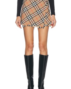 Burberry Kilt Mini Skirt in Nut Ip Check - Brown. Size 0 (also in 2).