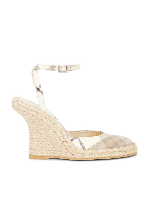 Burberry Mews Espadrille Wedge in Cotton Ip Check - Tan. Size 36 (also in 37, 37.5, 38, 38.5, 40).