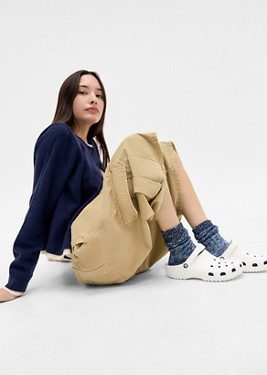 Crocs White Classic Clogs - White UK 4 at Urban Outfitters