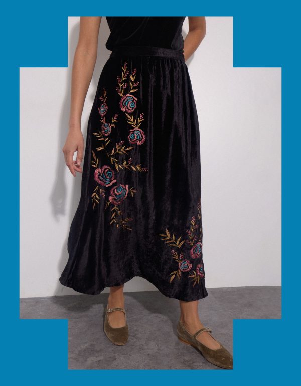 East Talia Velvet Maxi Skirt Black