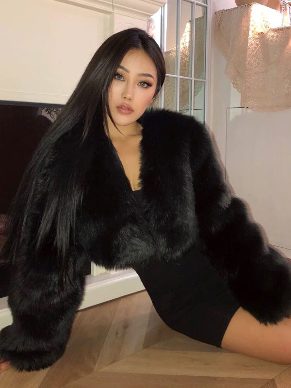 Faux Fur Coats Long Sleeves Cropped Chic Winter Eco-friendly Fur Coat For Women