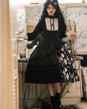 Gothic Lolita Outfits Black Floral Print Ruffles Tiered Long Sleeves Skirt Blouse