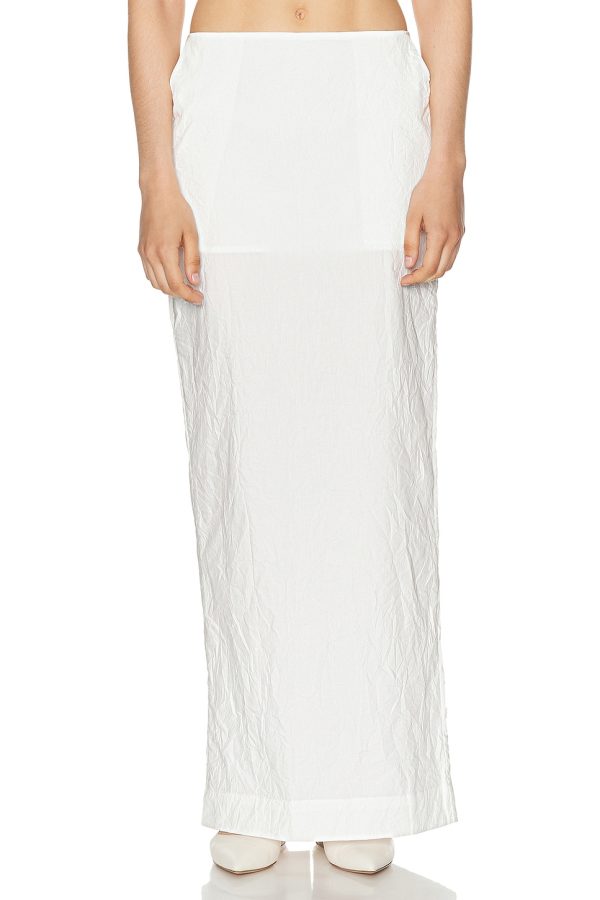 Helsa Crinkle Maxi Skirt in White - White. Size L (also in M, XS).