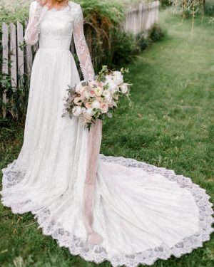 Ivory Simple Wedding Dress With Train A-Line Jewel Neck Lace Up Long Sleeves Lace Bridal Gowns