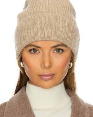 Ivy Oak Amber Beanie in Beige.