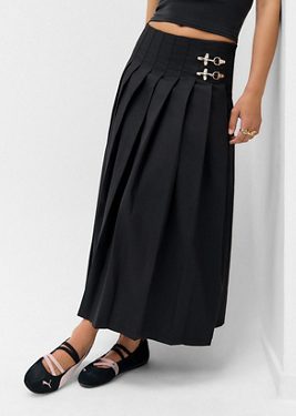 Lioness Fame Pleated Midi Skirt - Black XS at Urban Outfitters