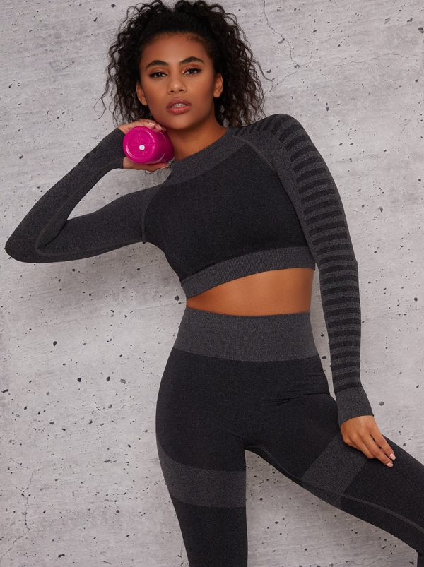 Long Sleeved Cropped Sports Top in Black - S