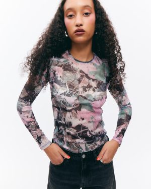Long-Sleeved Printed Mesh Top
