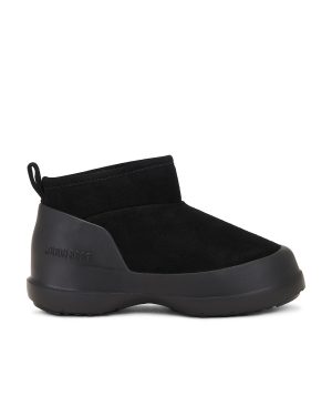 MOON BOOT Luna Low Suede Boot in Black - Black. Size 35 (also in 36, 37, 38, 39, 40).