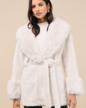 Neesha Ivory Faux Fur Coat