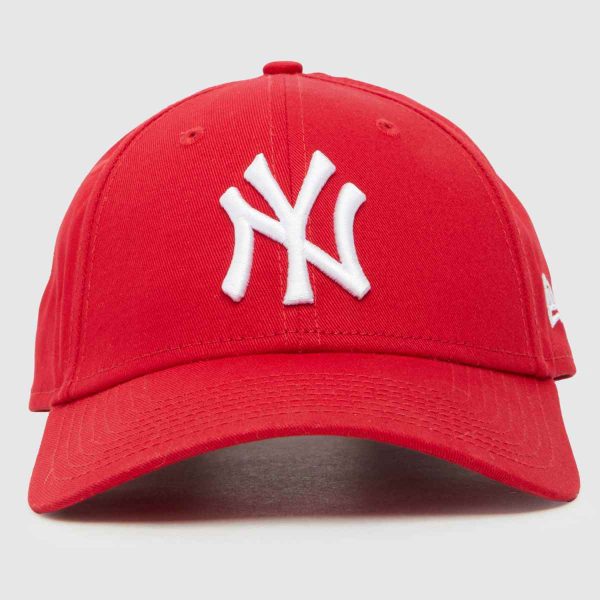 New Era League Essential 9FORTY Cap in Red, Size: OSFM