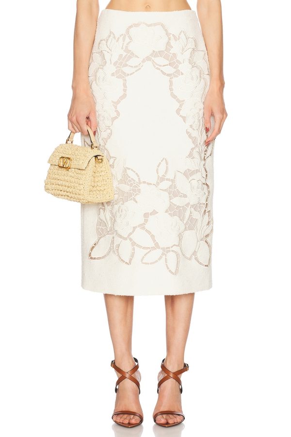Oscar de la Renta Tweed Midi Skirt in Ivory - Ivory. Size 2 (also in 4, 6).