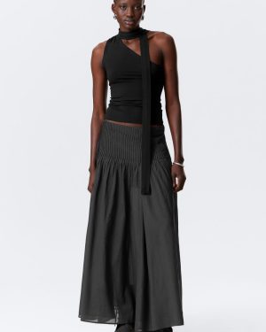 Pleated Mid Rise Maxi Skirt