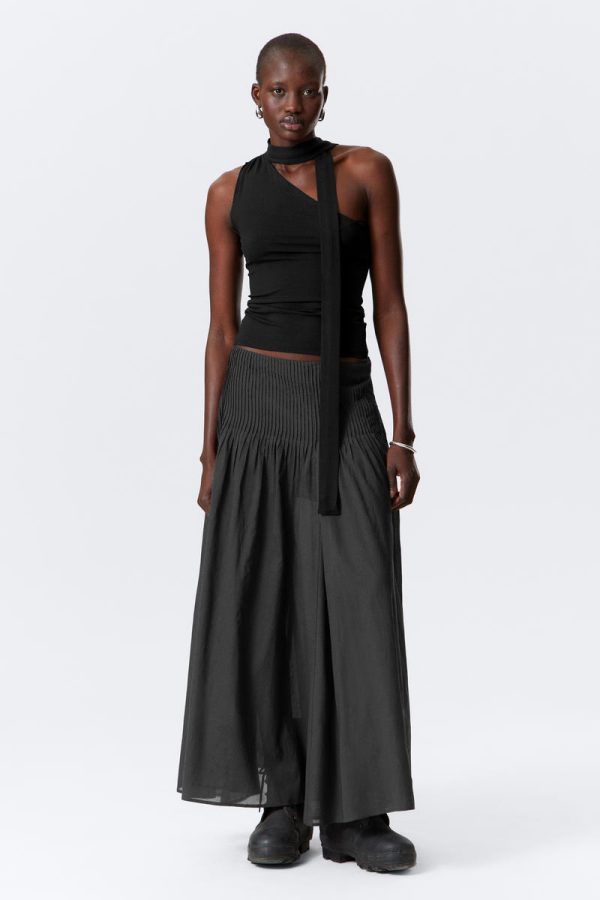 Pleated Mid Rise Maxi Skirt