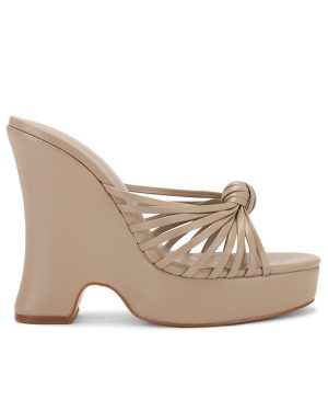RAYE Dakota Wedge in Taupe. Size 9.5.