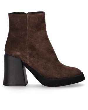STRATEGIA HOMBRE BROWN HEELED ANKLE BOOT