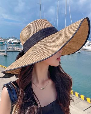 Summer Straw Hat With Oversized Brim Sun Protection Foldable Beach Sun Hat For Women 2025
