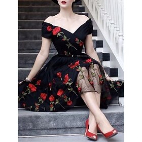 Women's Valentine Lace Dress Vintage Dress Party Dress Mesh Mesh Embroidered Off Shoulder Short Sleeve Floral Midi Dress Wedding Guest Cocktail Party Elegant V