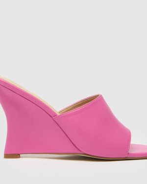 schuh Samira Wedge Mule High Heels in Pink
