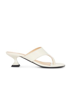 ALOHAS Tess Sandals in Cream. Size 36, 38, 39, 40, 41.