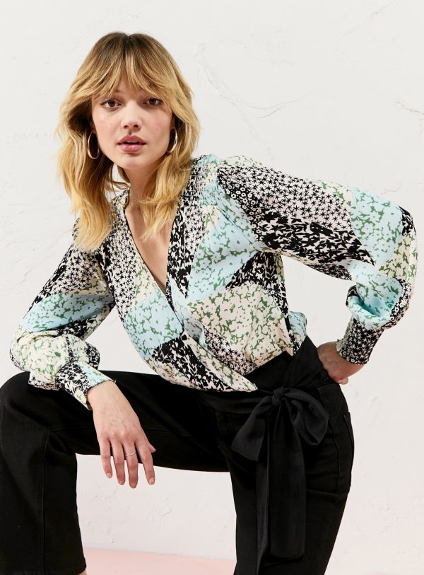 EVERBELLE Patched Print Tie Wrap Top