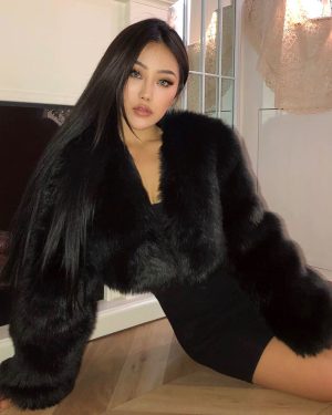 Faux Fur Coats Long Sleeves Cropped Chic Winter Eco-friendly Fur Coat For Women