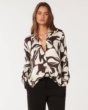 Forever New Women's Lila Longline Printed Satin Shirt in Brown Ari Abstract, Size 8 100% Viscose