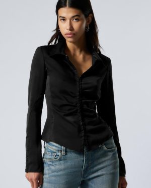 Long-Sleeved Fitted Satin Shirt