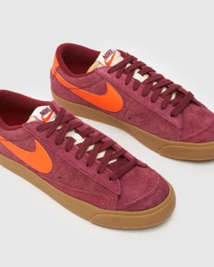 Nike Blazer Low 77 Vintage Trainers in Burgundy
