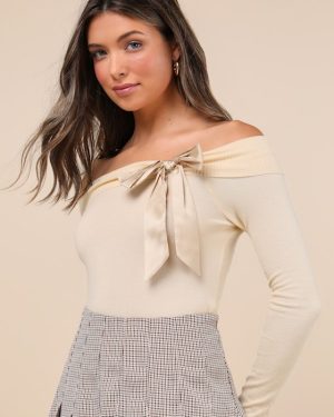 Orianne Pale Yellow Off-the-Shoulder Bow Sweater Top