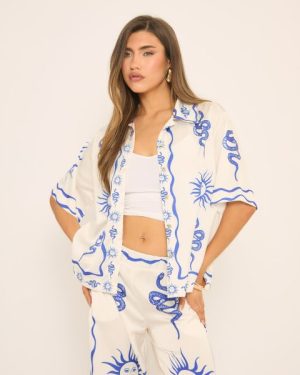 Short Sleeve Collared Detail Boxy Shirt In White Abstract Print Satin, Women's Size UK Large L