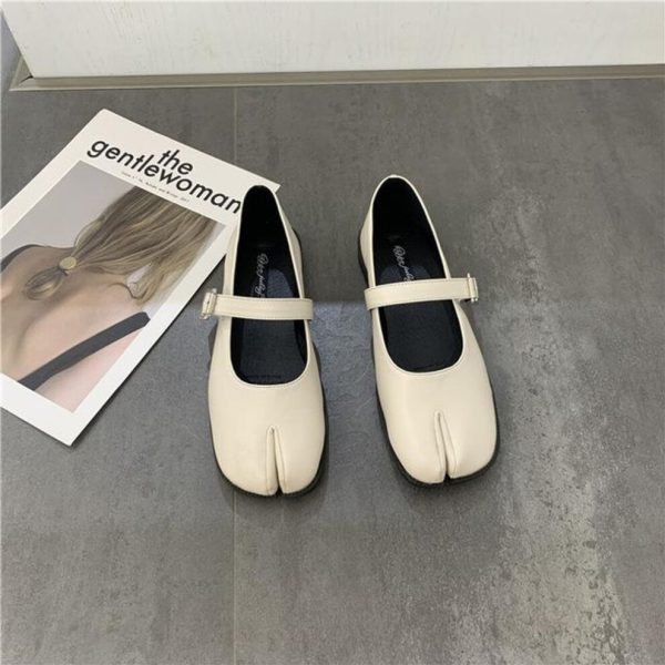 (beige, 40) Novelty Split Toe Flat Shoes Woman Quality Leather Mary Janes Japanese Style Trotters Flats Ankle Bele Tabi Ninja Loafers Women