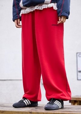 iets frans. Harri Red Baggy Joggers - Dark Red 2XS at Urban Outfitters