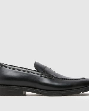 schuh Rogan Loafer Shoes in Black