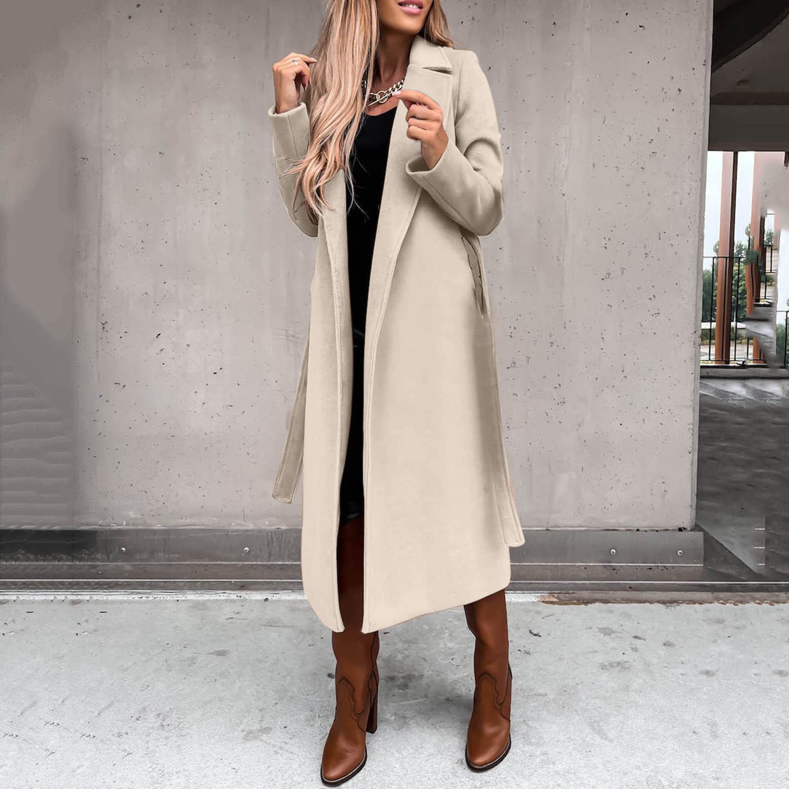 Classic Trench Coats in Wool Blend for Structured Warmth