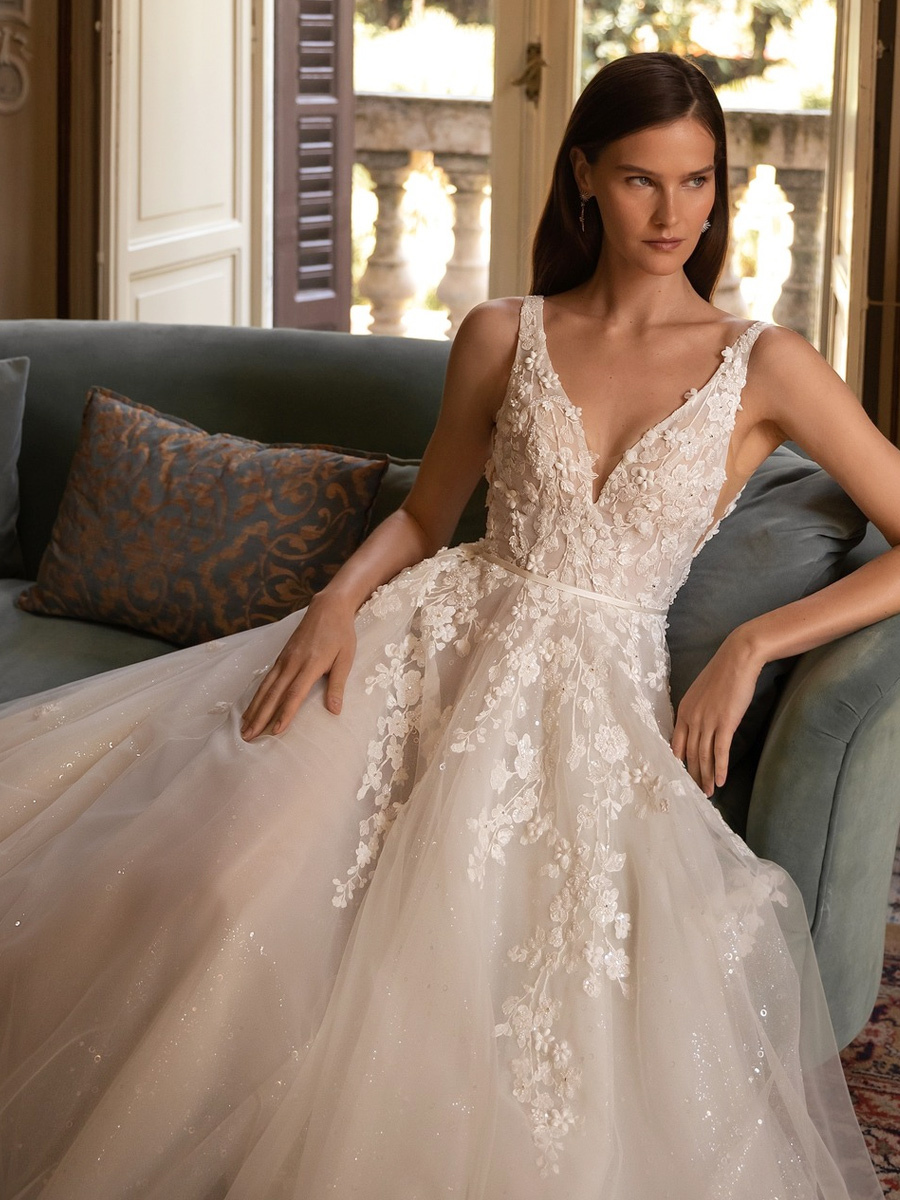Boho Wedding Dress Lace Sequins Ball Gown With Train Natural Waist Off-The-Shoulder Zipper Sleeveless V