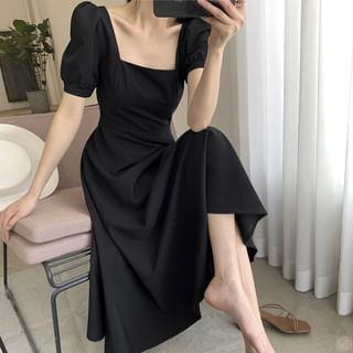 Short-Sleeve Square Neck Plain Midi A-Line Dress Black