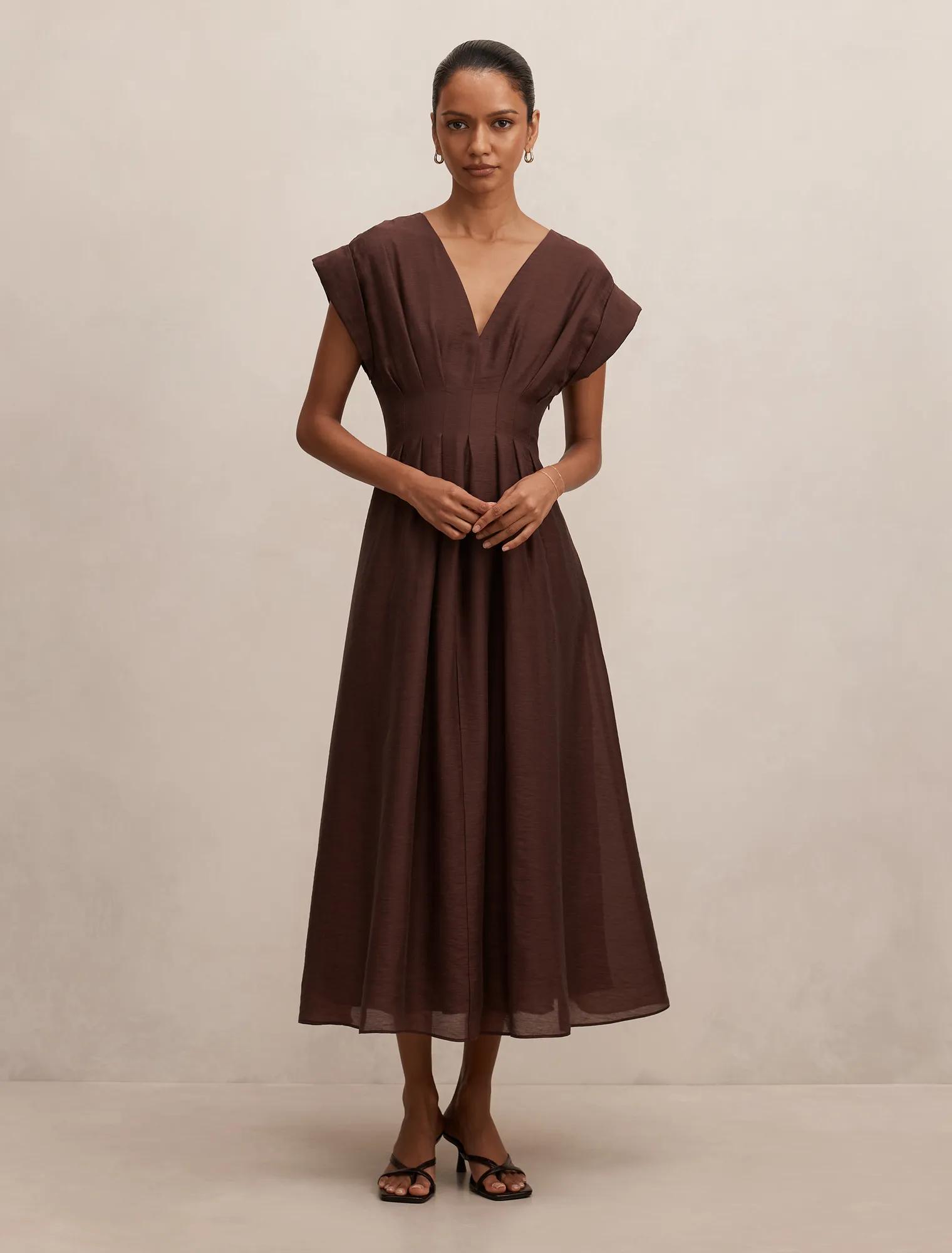 Forever New Women's Alessandra Petite Tucked Midi Dress in Chocolate, Size LyocellPolyamideLinen