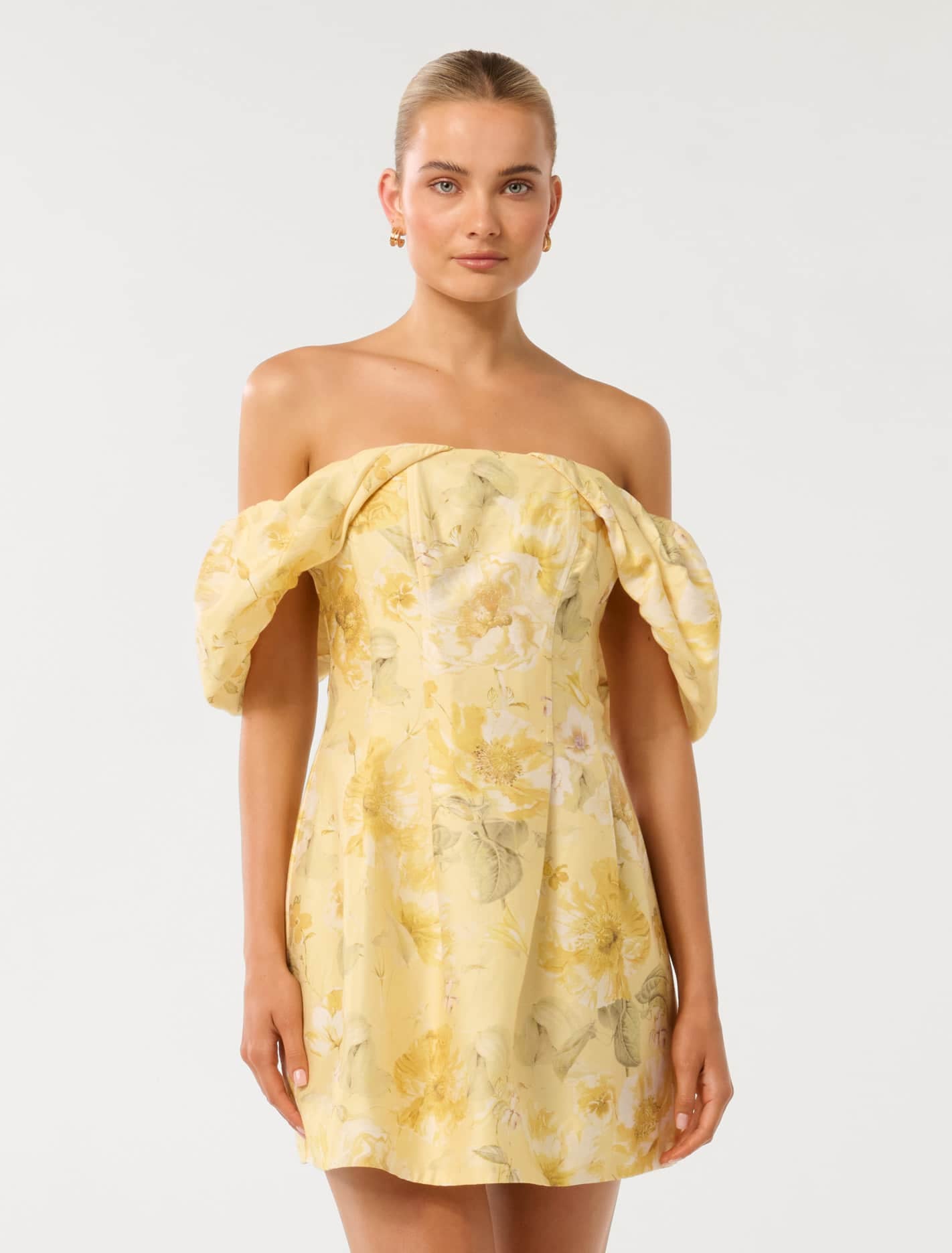 Forever New Women's Jacquie Off-Shoulder Mini Dress in Gold Layla Botanical, Size LyocellPolyamideLinen