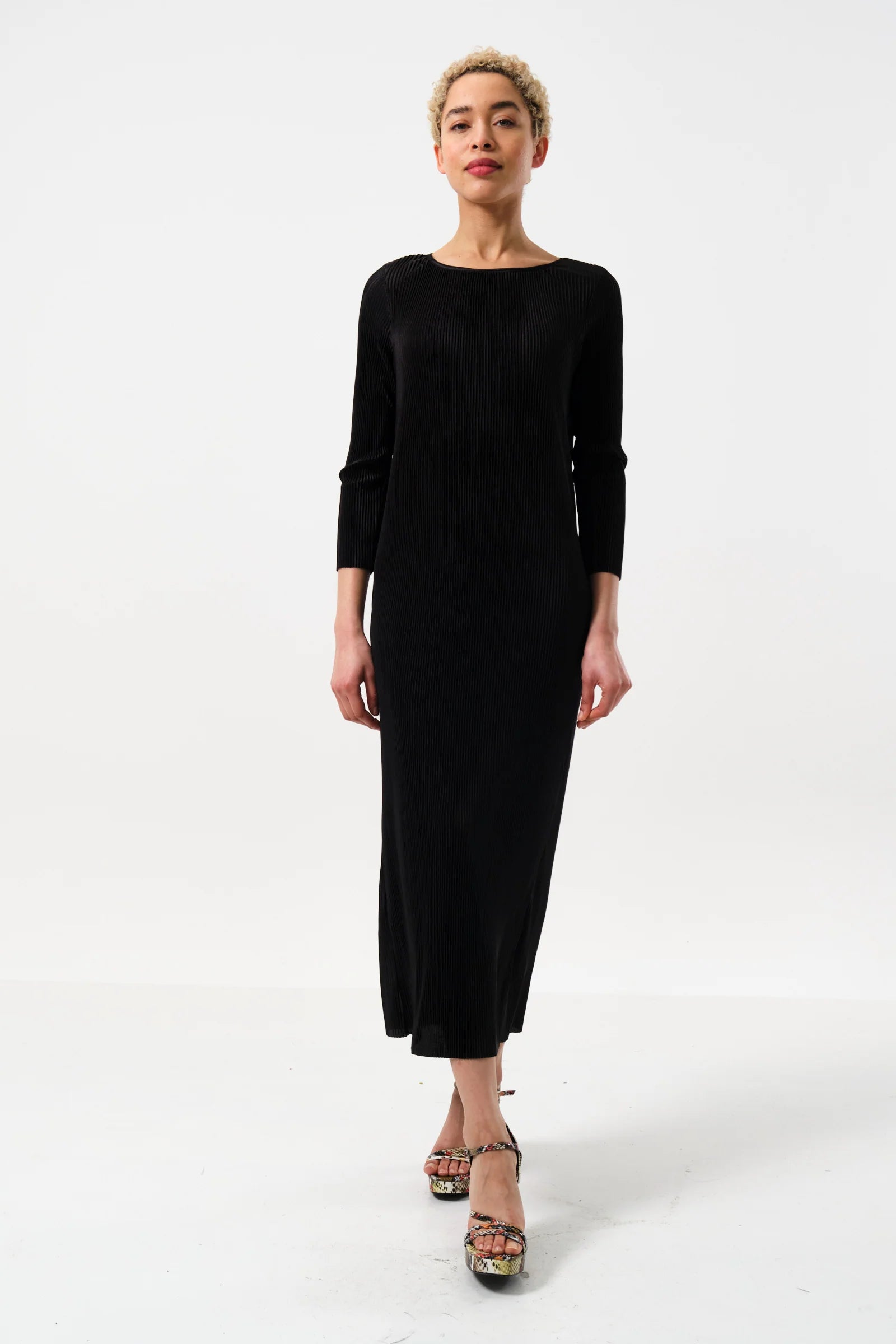 Joeva Pleated Midi Dress - Black - Black