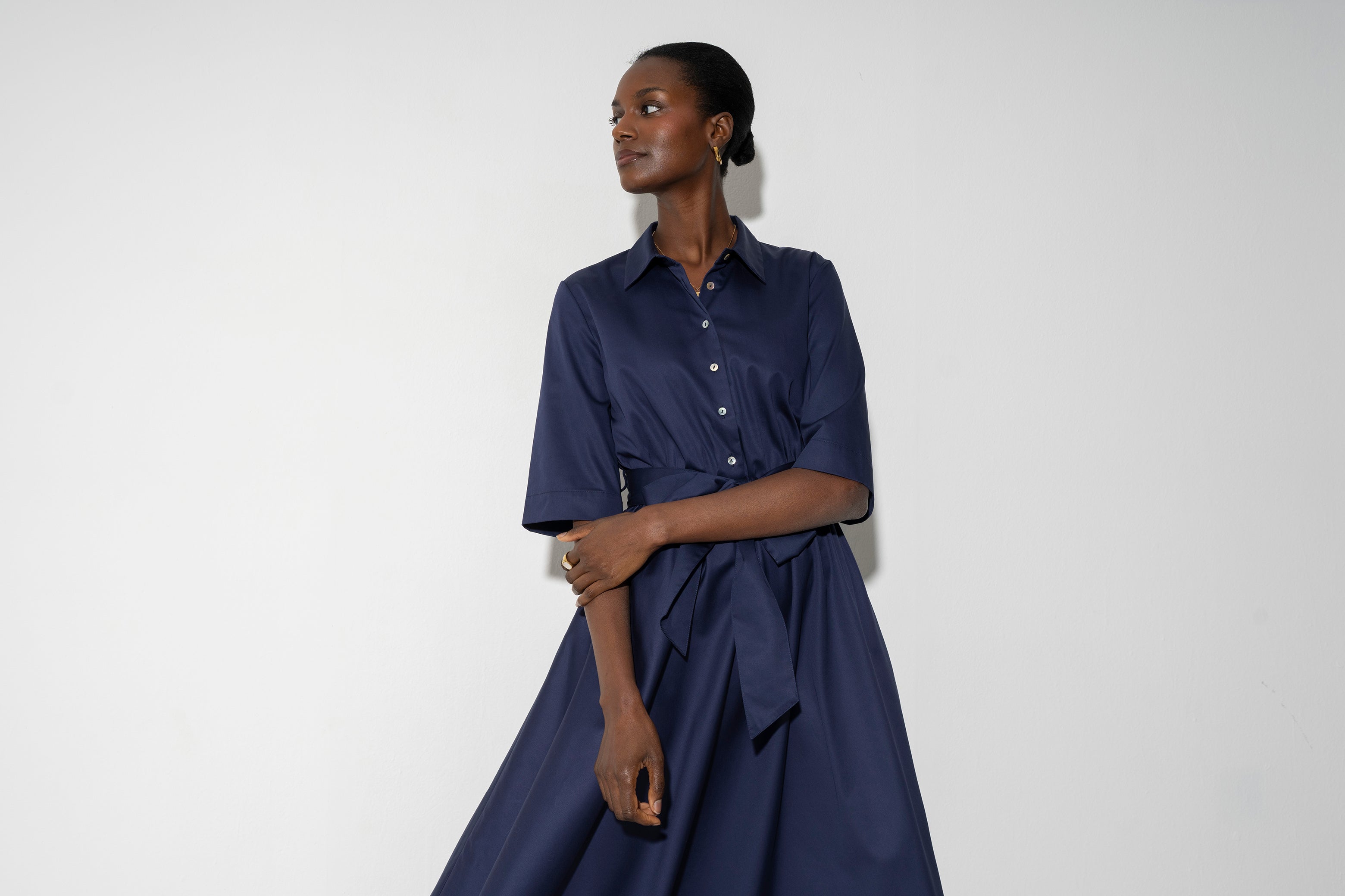 Le Marais Relaxed Fit Midi Shirt Dress in Navy Cotton Sateen - Regular